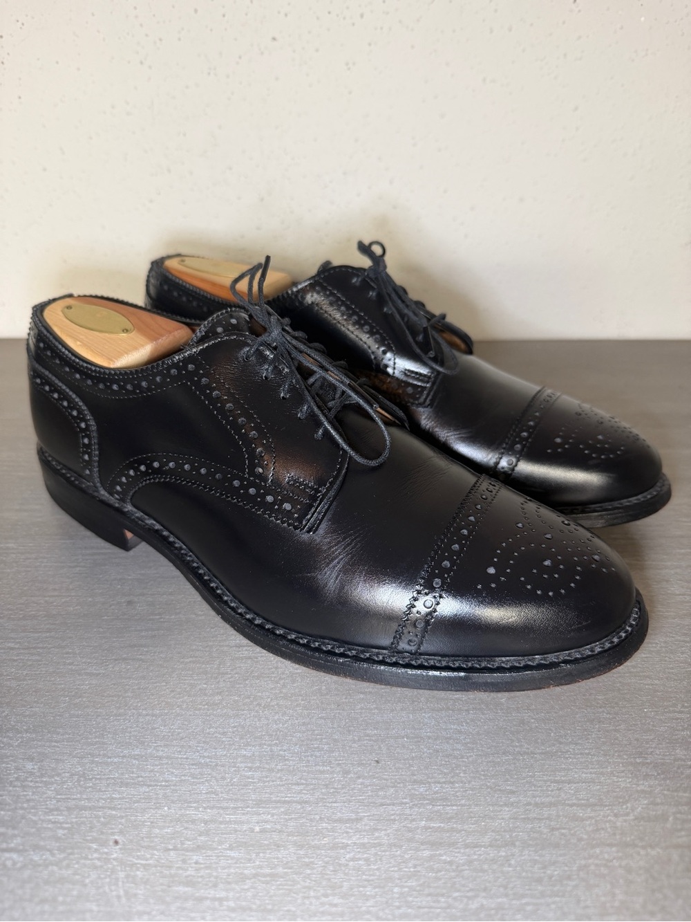 Allen Edmonds Sanford 5207 Walnut Black Leather Brogue Cap Toe Shoes Men's 8.5 E